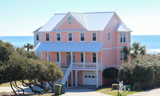 Emerald Isle House | Pet Friendly,Oceanfront,private pool,beach boardwalk,located in Spinnakers Reach