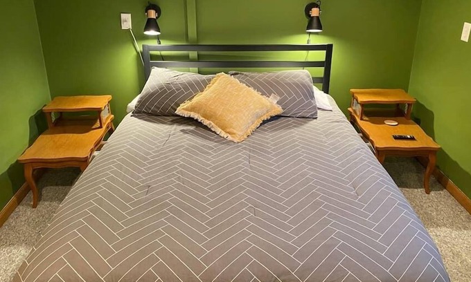 Fargo House | Pet-Friendly Queen Bedroom in Downtown Fargo