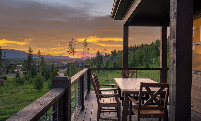Rendezvous House | Pet-friendly retreat w/hot tub & fireplace