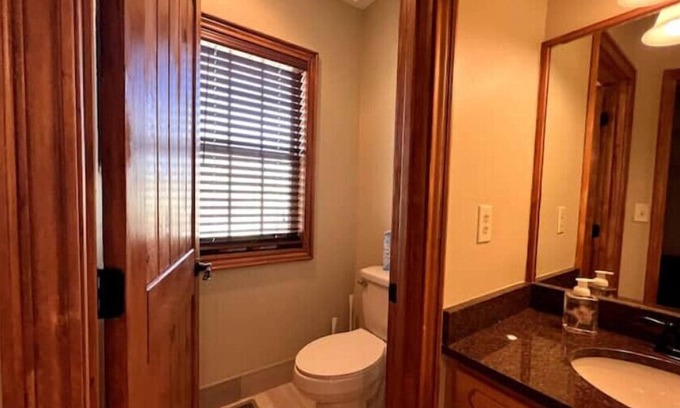 Tigerville Cabin | Pet Friendly Riverside Private Cabin