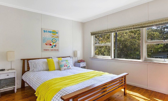 Pearl Beach House | Pet friendly, stroll to beach