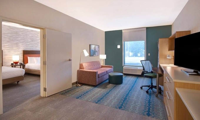 University Hotel | Pet-Friendly Suite w/Full Kitchen at Waco's Core Attractions