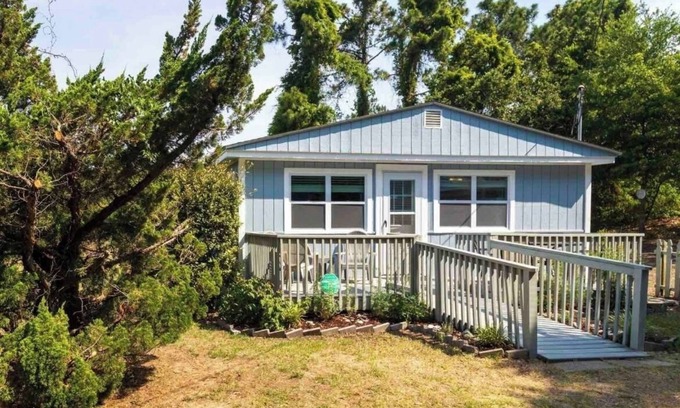 Kitty Hawk Cottage | Pet friendly ~ TheWrightCottage