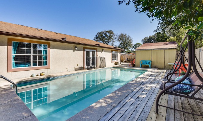 Fort Walton Beach House | Pet-Friendly Fort Walton Beach Home: 4 Mi to Ocean