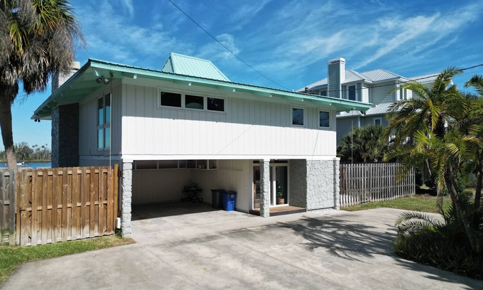 Crystal River House | Pet friendly water front home in the heart of Crystal River