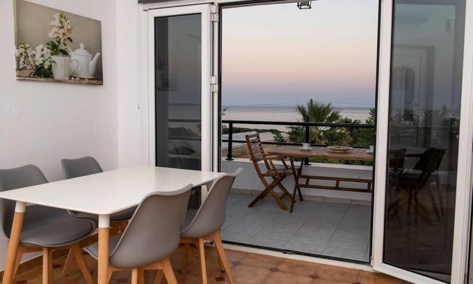 Makry Gialos Apartment | Peter & Paul Seaview House Private Parking, A/C