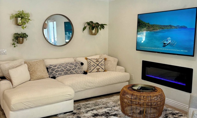 Encinitas House | PetFriendly/Hot Tub/Week/Month discounts, 2 miles to beach