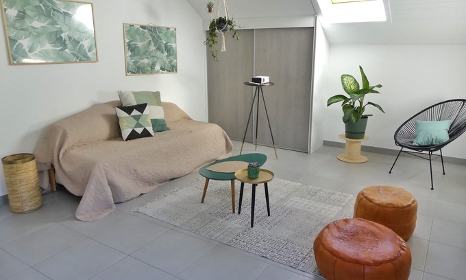 Annecy-le-Vieux House | Petit port - Apartment in house - 390m from the lake