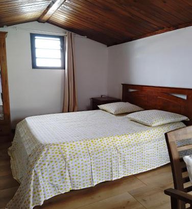 Saint-Andre House | Petite maison meublée