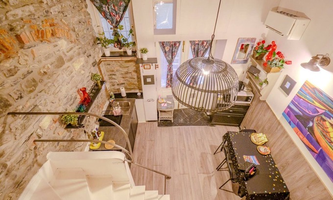 Vernazza Apartment | Petrella's Point Studio