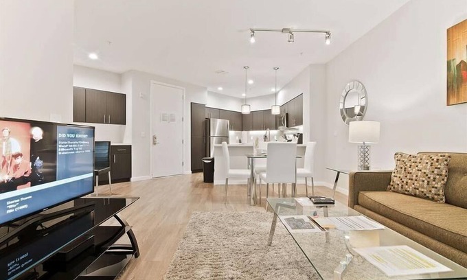Menlo Park Apartment | Pets Are Welcome | 1BR w/Pet Spa, Salon & Bark Park