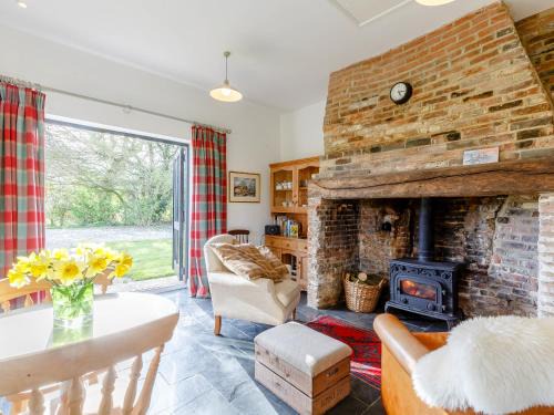 Wymondham House | Pettingalls Farm Cottage