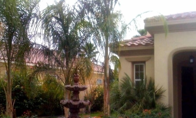 La Quinta House | PGA West~Luxurious Private Home on golf course with pool & mountain views!