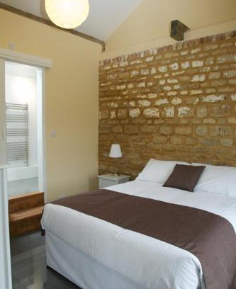 Towcester House | Pheasants Roost at Tove Valley Cottages