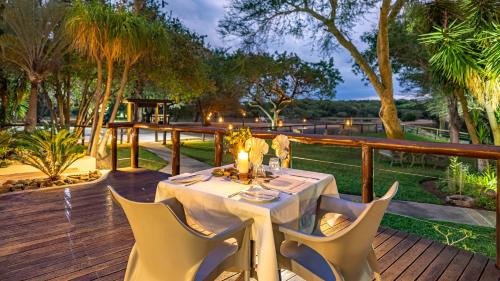 Thorny Bush Game Reserve Cabin | Phelwana Game Lodge