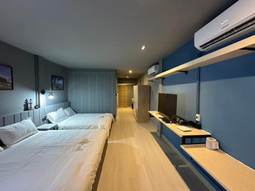 Yan Nawa House | Phuket vibe, City House, 7 mins to BTS, City center, Private room in Sathon, Private bathroom, Bangkok, Thailand