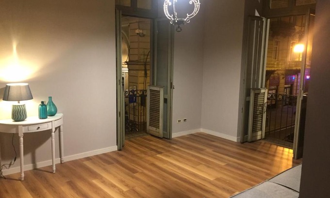 Roman Quarter Apartment | Piazza Castello