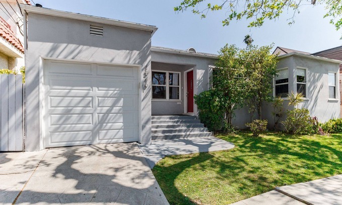 Mid City House | Picfair Village Modern Glam House