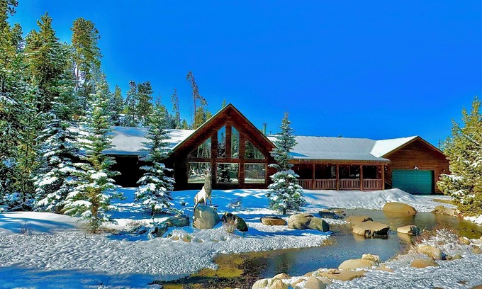 Grand Lake Cabin | PICKLEBALL Paradise! HotTub/Huge GameRoom/Mtn views/Fido Friendly/best location!