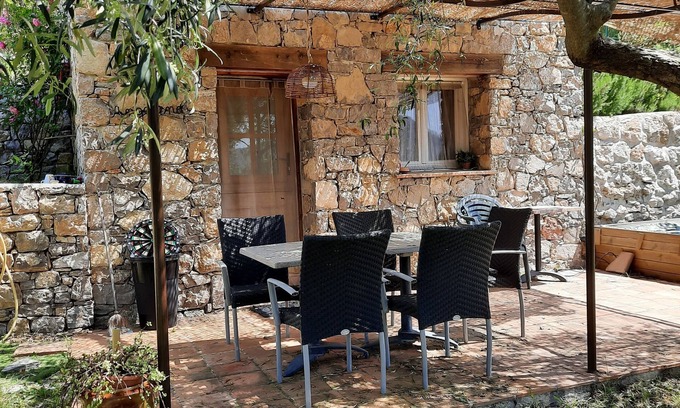 Belgentier House | Picturesque cottage for nature lovers