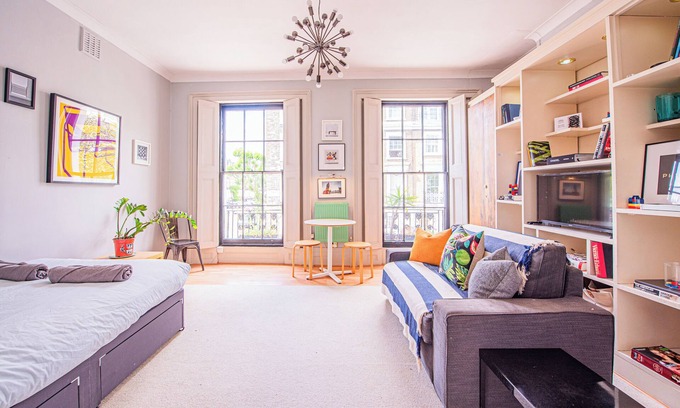 Regent's Park Apartment | Picturesque Flat in Camden Town