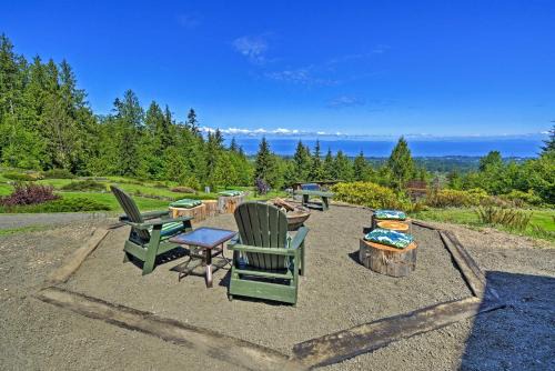 Port Angeles House | Picturesque Port Angeles Cabin with Fire Pit!