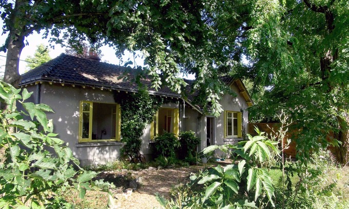 Saint-Pierre-des-Corps House | Piece of Nature in the City