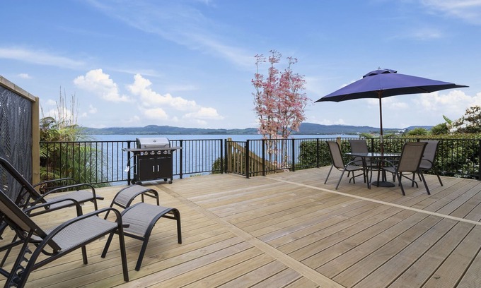 Kawaha Point Cottage | Piece of Paradise - Kawaha Point Holiday Home