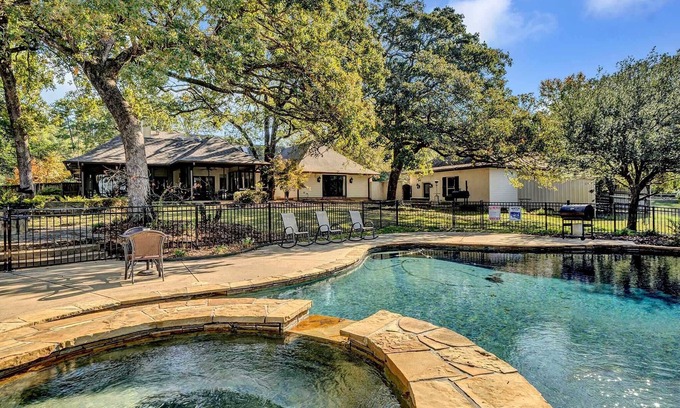 Tyler House | Piece of Paradise: Pool, Pickleball, Pond, Privacy