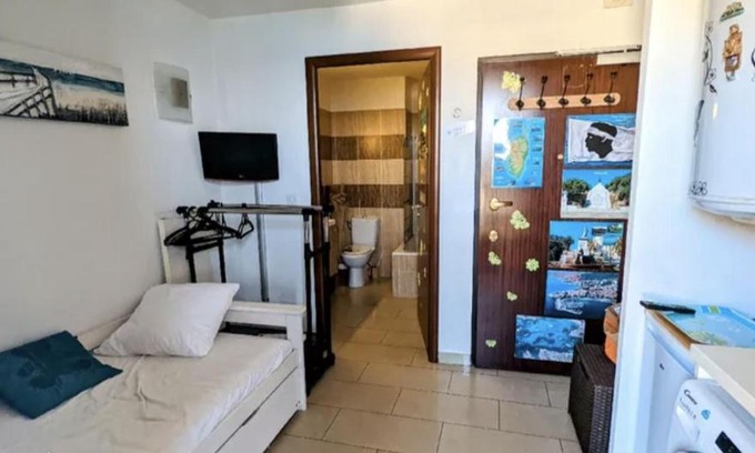 Ajaccio Apartment | Pied dans l'eau vue îles sanguinaires t1 15+5m2 les calanques avec spa et piscine