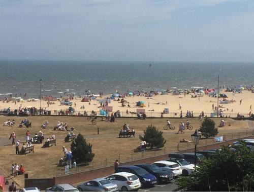 Gorleston-on-Sea House | Pier Road Holiday Home