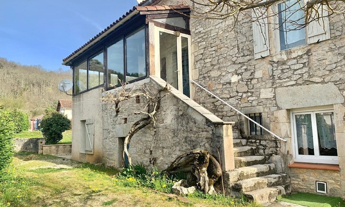 Saint-Gery Apartment | Pierre Ensoleillée, 19th century house on the first floor