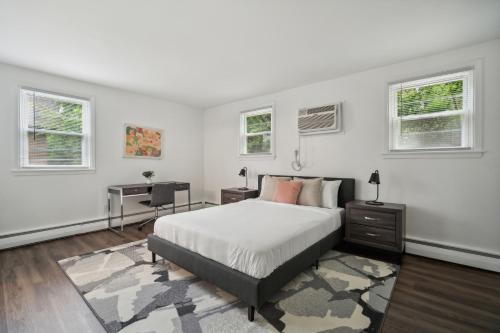 Newark Apartment | Pine Brook 104 I Pool Gym I Free Parking !
