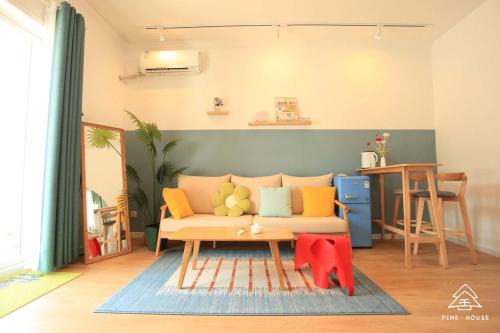 Tongzhou Hotel | pine house