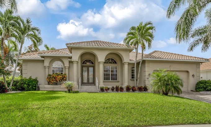 Marco Island House | Pineapple of My Eye