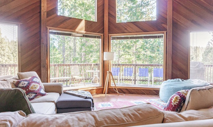 Long Barn House | Pinecrest Family fun near Dodge Ridge