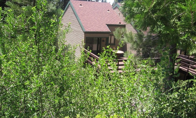 Pinecrest Condo | PinecrestAreaRentals #6 9/5-12/10 no holidays book 2 nights get 3rd night free.
