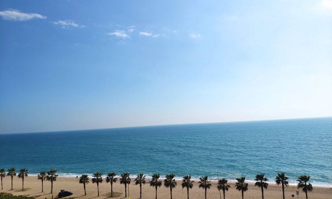 Pineda de Mar Apartment | Pineda Beach Premium - beachfront apartment.