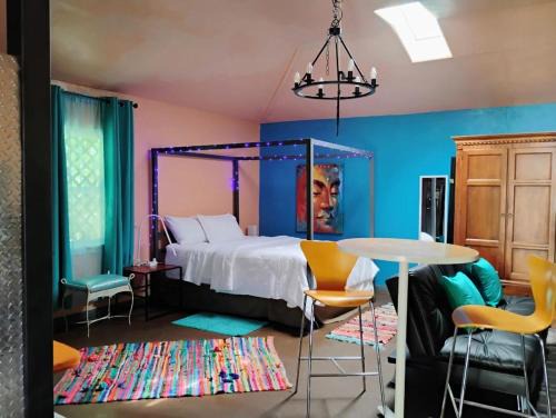 Merced House | Ping's Tiny Home self-check in & out private