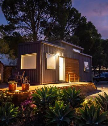 Cameron Bed & Breakfast | Pink Lake Tiny House - 'Peony'