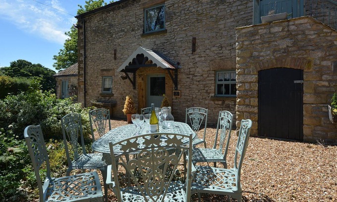 Bakewell Cottage | Pippinwell - a stunning barn conversion for eight with on-site swimming near Bakewell