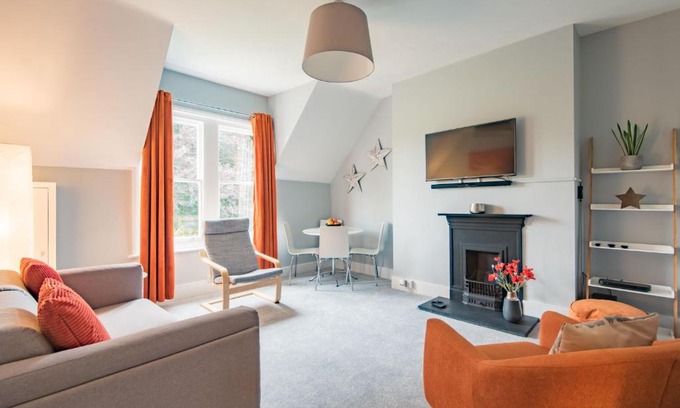 Canterbury House | Pitch Perfect by Bloom Stays