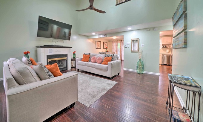 Brookline House | Pittsburgh Home w/ Deck & Grill, 5 Mi to Dtwn!