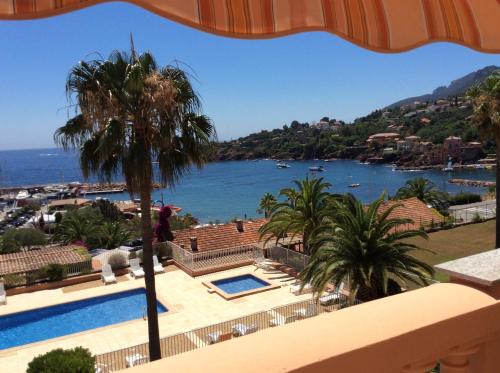 Theoule-sur-Mer Apartment | Plage de Miramar