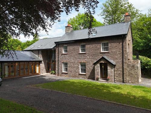 Crickhowell House | Plas Glyndwr
