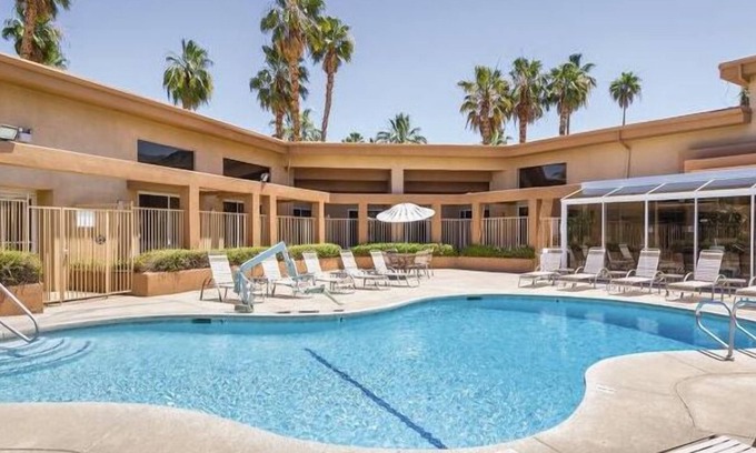 Palm Springs Resort | Plaza Resort and Spa Studio