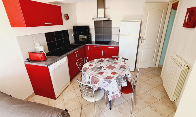 Arles Apartment | Pleasant apartment in very quiet residential area.