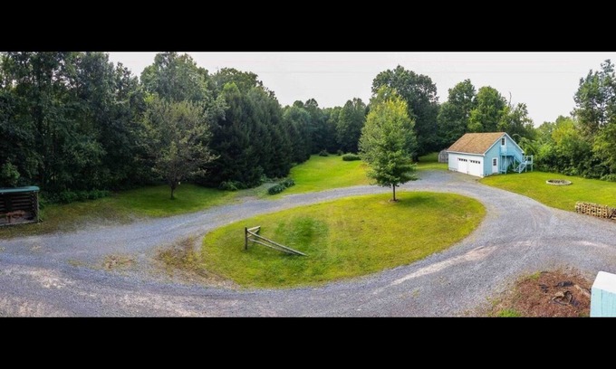 Town of Sullivan RV Rental | Pleasant Electric RV Camp Site 1 with WiFi in Chittenango