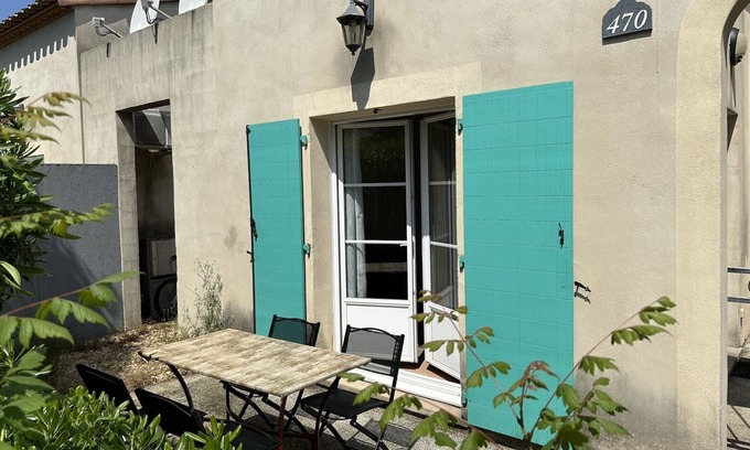 Gallargues-le-Montueux Villa | Pleasant Bright Villa With Shared Pool