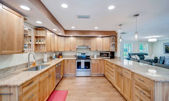 Willoughby Acres House | Pleasant retreat in Naples with enclosed yard, pool, & beach gear